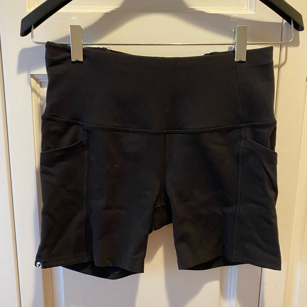 Oiselle pocket jogger shorts - size 8 - black